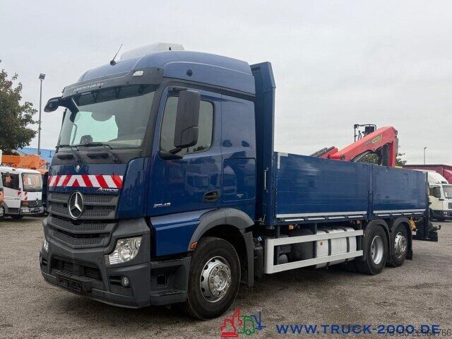 Flatbed truck Mercedes-Benz Actros 2643 StreamSpace Kran Palfinger PK20.501L