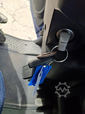 LKW mit Kofferaufbau IVECO ML 120E22/P - E6