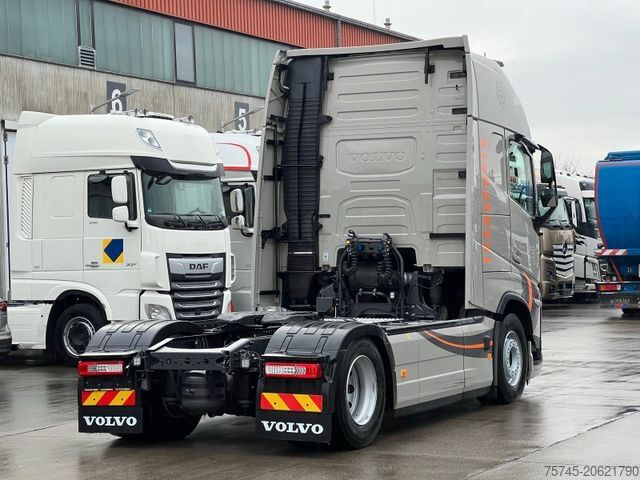Standard tractor unit VOLVO FH500 * TOP * ACC * RETARDER * VOLLLUFT *2X TANK