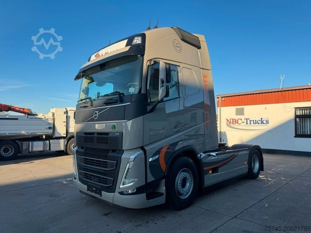 Standard tractor unit VOLVO FH 500*GLOBETROTTER*RETARDER*I SAVE*STANDKLIMA*