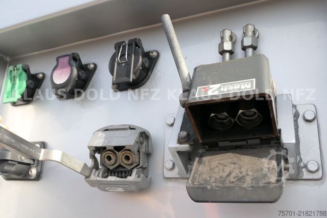 Autotransporter Auflieger  Moetefindt geschloss. Autotransporter