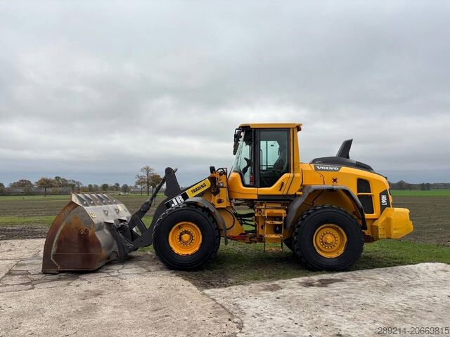 Radlader Volvo L 90 H (On Transport)