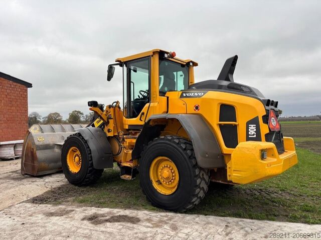 Radlader Volvo L 90 H (On Transport)