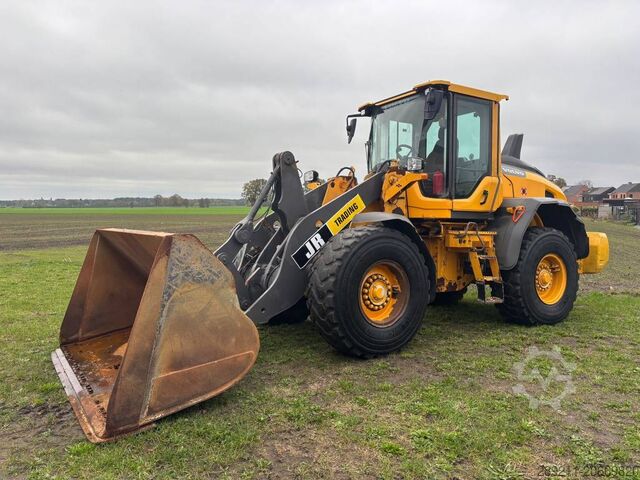 Radlader Volvo L 90 H (On Transport)