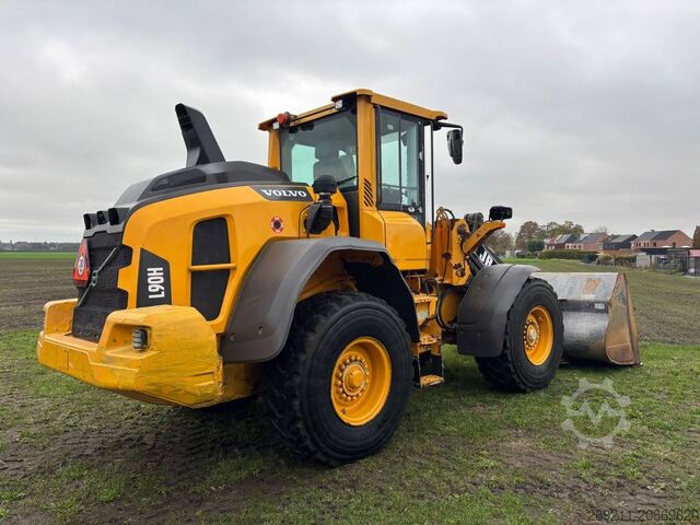 Radlader Volvo L 90 H (On Transport)