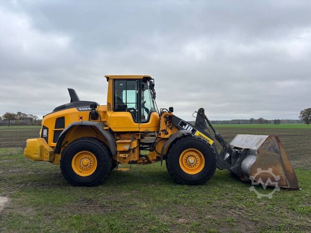 Radlader Volvo L 90 H (On Transport)