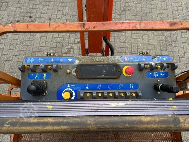 Gelenkteleskoparbeitsbühne JLG 800 AJ