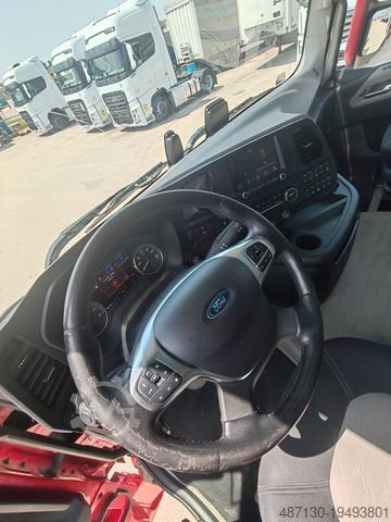 Standard tractor unit FORD F-MAX 500