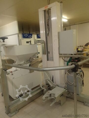 Tiltl tank lifter exhibition model Tiltl