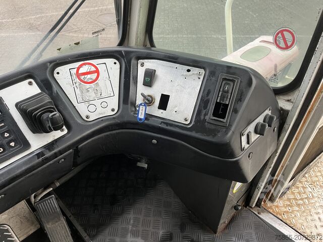 Standard tractor Terberg YT 182 / Cummins - Allison / Hefschotel / 2007