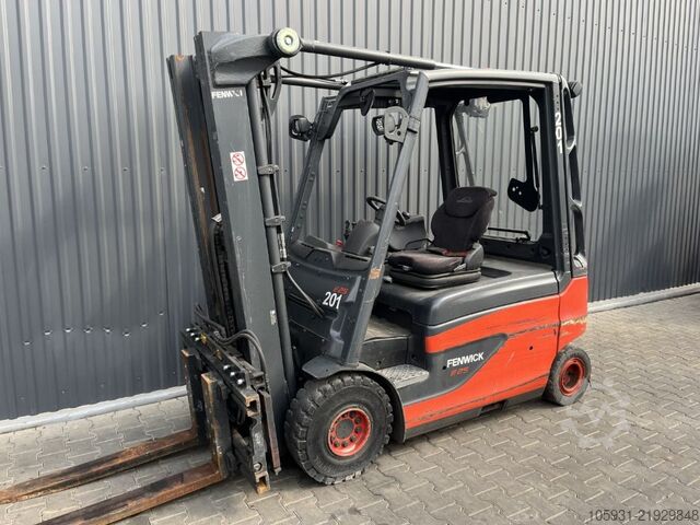 Electric 4-wheel forklift Linde E25L-01