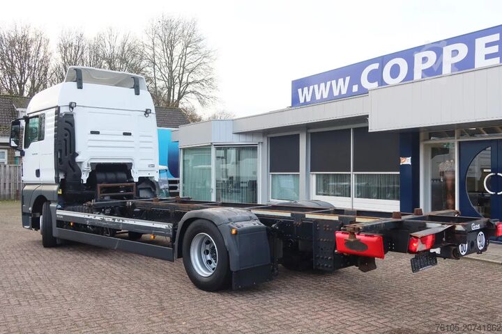 Fahrgestell mit Fahrerhaus MAN TGX 18 .340 4x2 Full air Chassis, twist locks