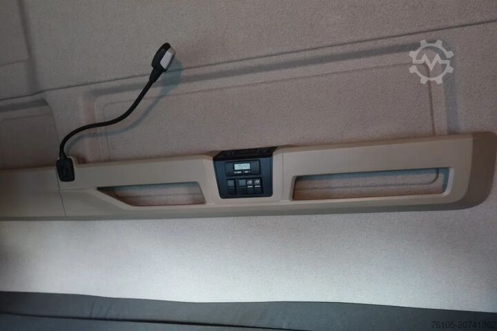 Fahrgestell mit Fahrerhaus MAN TGX 18 .340 4x2 Full air Chassis, twist locks