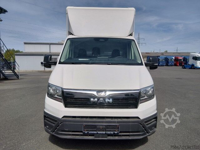 Transporter mit Koffer MAN TGE 3.180 Junge Koffer LBW Navi