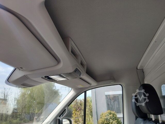 Transporter mit Koffer MAN TGE 3.180 Junge Koffer LBW Navi