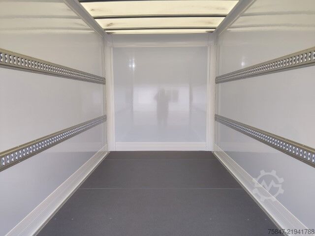 Transporter mit Koffer MAN TGE 3.180 Junge Koffer LBW Navi