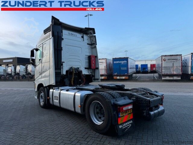 Standard-SZM Volvo FH 420 GLOBETROTTER, 2 TANKS