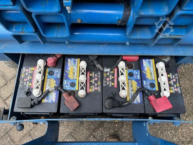 Scissor lift Haulotte Compact 14 Hoogwerker Schaarhoogwerker