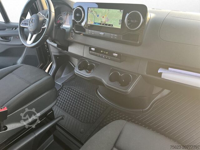Kastenwagen Mercedes-Benz Sprinter 215 CDI Kasten Klima Distr. Sitzh. AHK ParkPaket