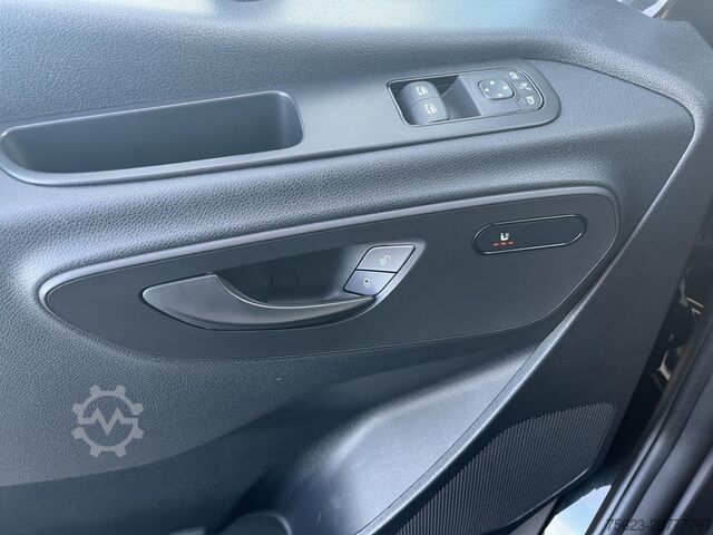 Kastenwagen Mercedes-Benz Sprinter 215 CDI Kasten Klima Distr. Sitzh. AHK ParkPaket