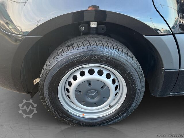 Kastenwagen Mercedes-Benz Sprinter 215 CDI Kasten Klima Distr. Sitzh. AHK ParkPaket