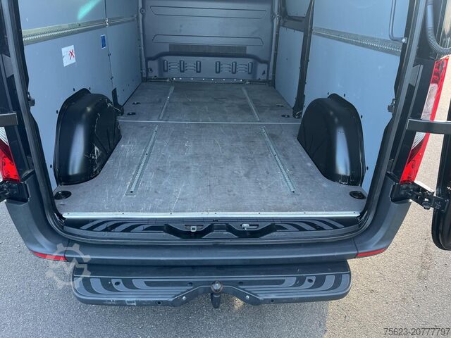 Kastenwagen Mercedes-Benz Sprinter 215 CDI Kasten Klima Distr. Sitzh. AHK ParkPaket
