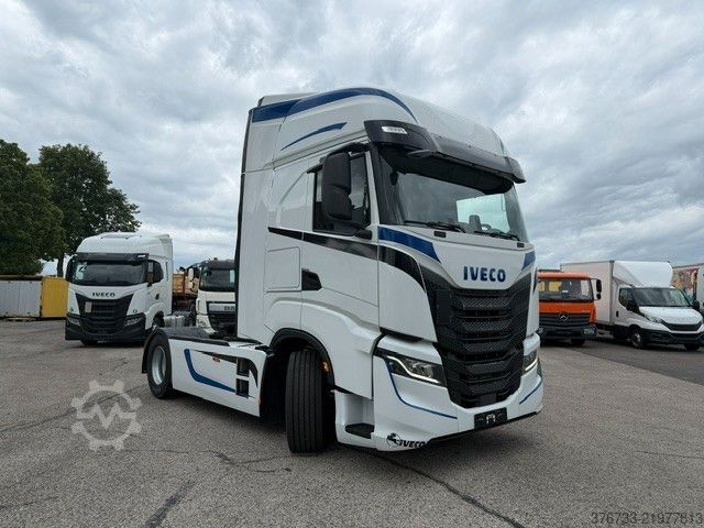 Standard tractor unit IVECO S-Way AS440S51T/FP Intarder ¤6D Schubbodenhydr.