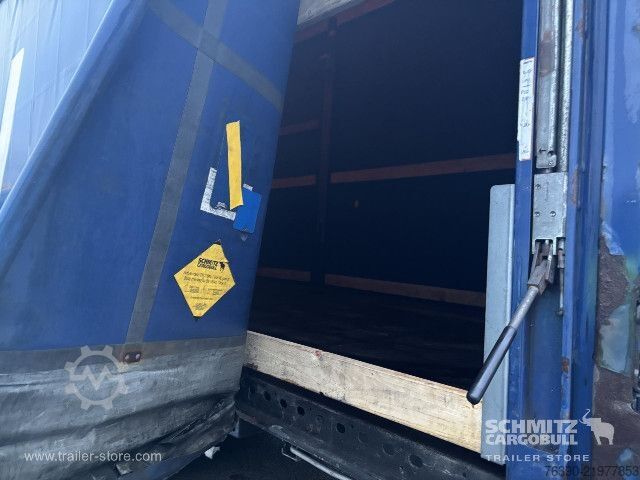 Open semitrailer with tarp Schmitz Cargobull Semitrailer Curtainsider Mega