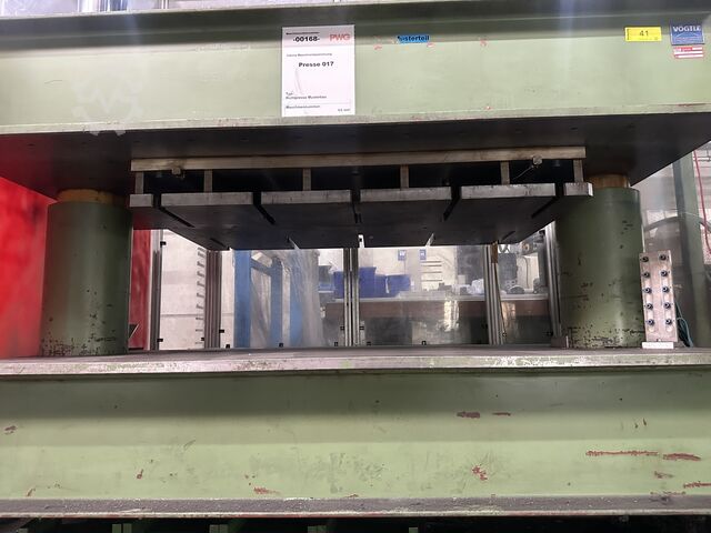Sub-piston press Läpple TV1600-50