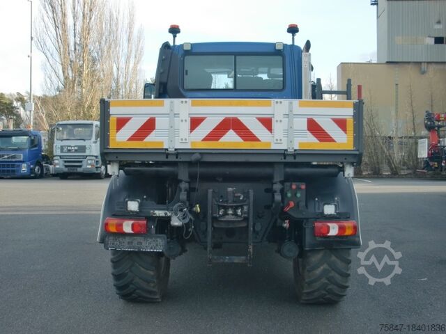 Three-way tipper truck Mercedes-Benz Unimog U 423