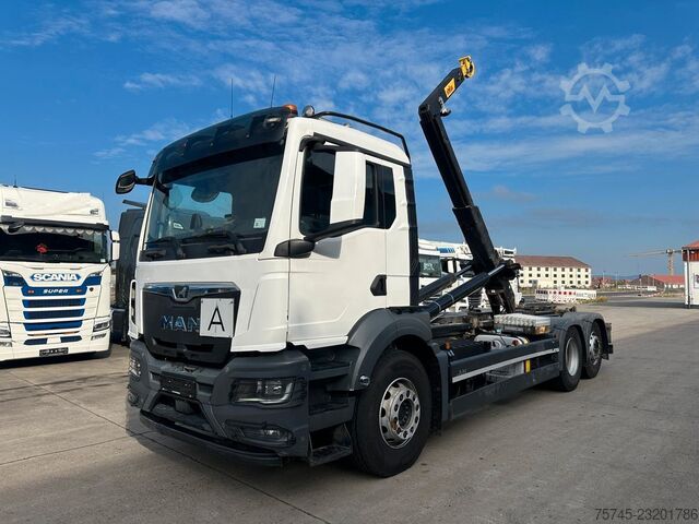 Abrollkipper MAN TGS 26.470 * HYVA * ACC * LENK-LIFT * 6X2 * TÜV