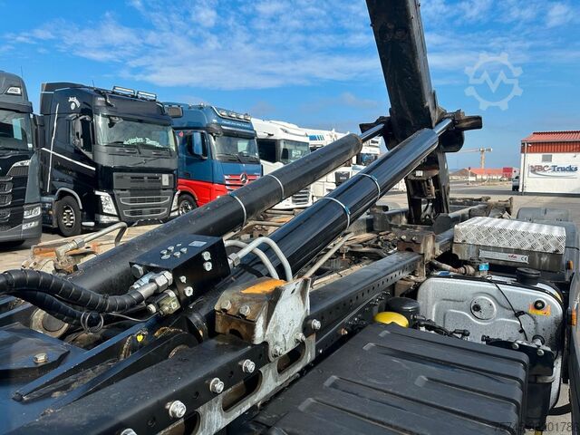 Abrollkipper MAN TGS 26.470 * HYVA * ACC * LENK-LIFT * 6X2 * TÜV