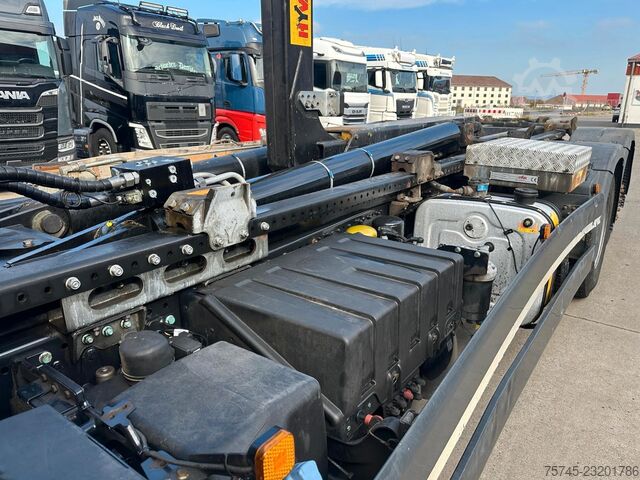 Abrollkipper MAN TGS 26.470 * HYVA * ACC * LENK-LIFT * 6X2 * TÜV