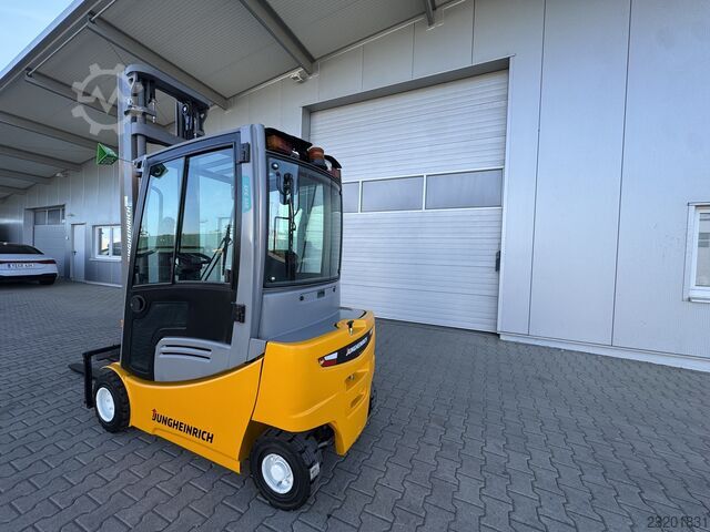 Electric - 4 wheels Jungheinrich EFG320 + Ladegerät 3753--EK