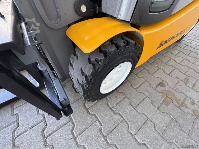 Electric - 4 wheels Jungheinrich EFG320 + Ladegerät 3753--EK