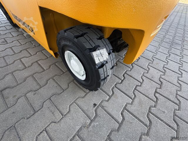 Electric - 4 wheels Jungheinrich EFG320 + Ladegerät 3753--EK
