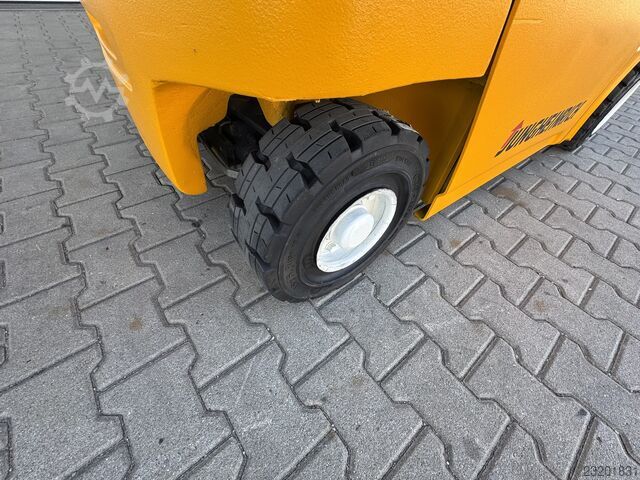 Electric - 4 wheels Jungheinrich EFG320 + Ladegerät 3753--EK