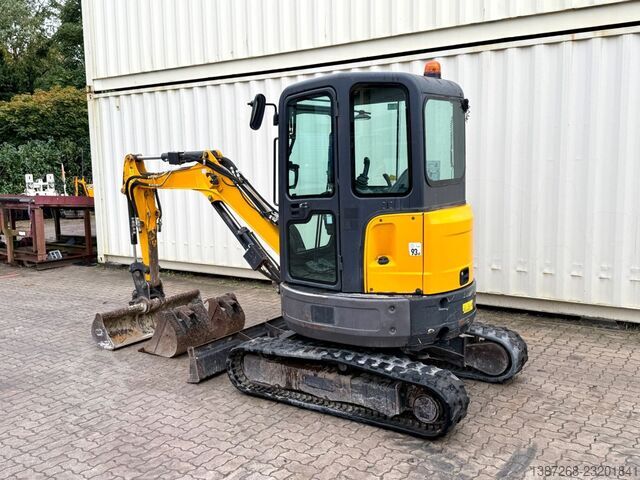 Minibagger BOBCAT E26 / 2017 BJ / 3 x Löffel