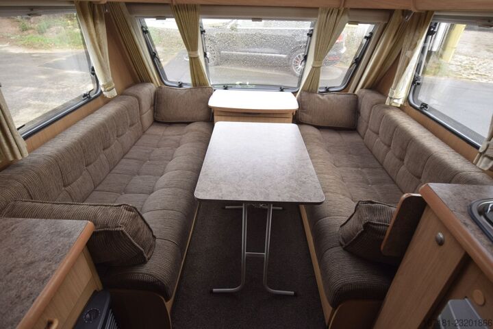 Wohnwagen  Elddis Odyssey 462 mit Mover und Vorzelt