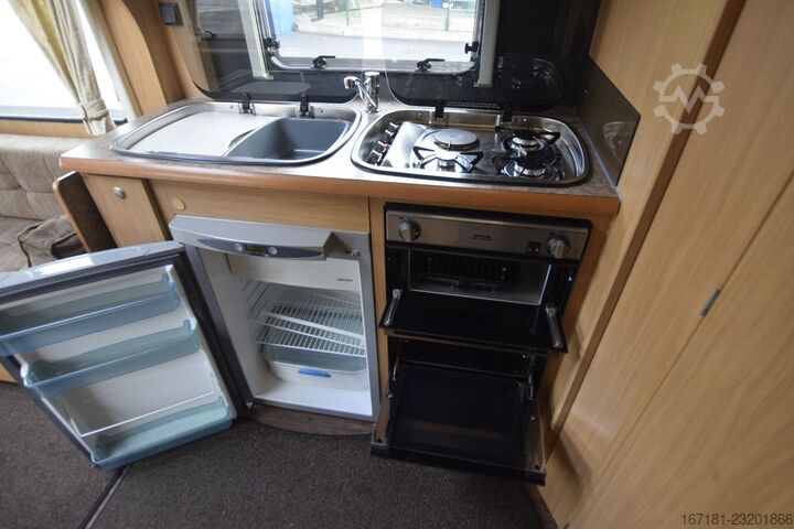 Wohnwagen  Elddis Odyssey 462 mit Mover und Vorzelt