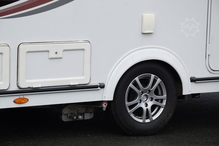 Wohnwagen  Elddis Odyssey 462 mit Mover und Vorzelt