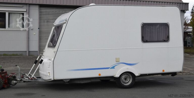 Wohnwagen CARAVELAIR Antares 390 mit Vorzelt