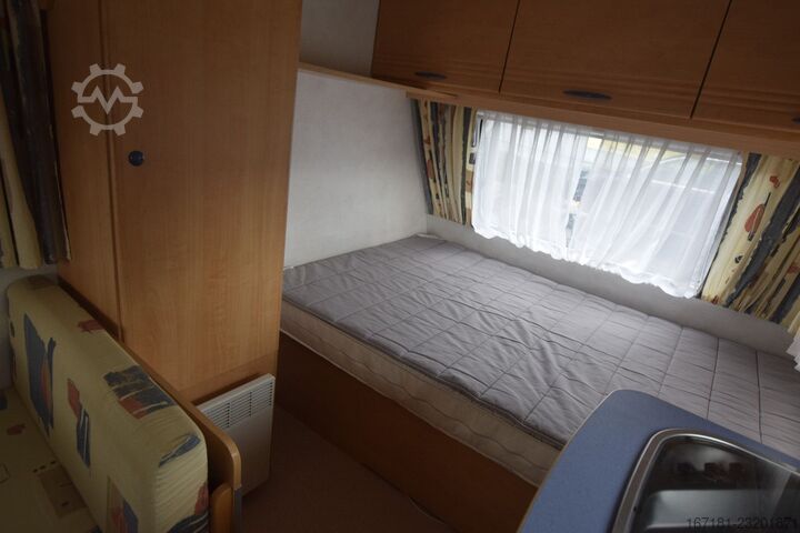 Wohnwagen CARAVELAIR Antares 390 mit Vorzelt
