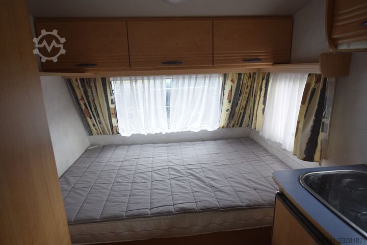 Wohnwagen CARAVELAIR Antares 390 mit Vorzelt