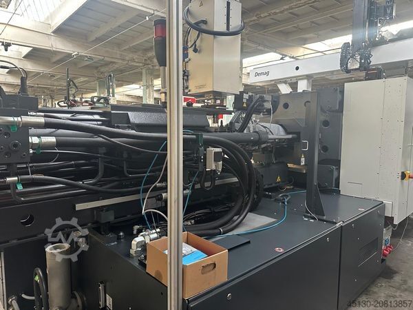 Spritzgießmaschine Sumitomi Demag Systec 350/720-2300
