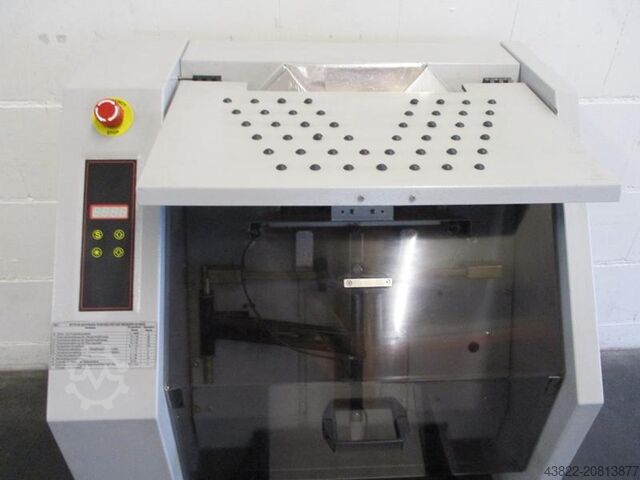 Folienverpackungsmaschine mit Förderband Minipack-Torre Mailbag