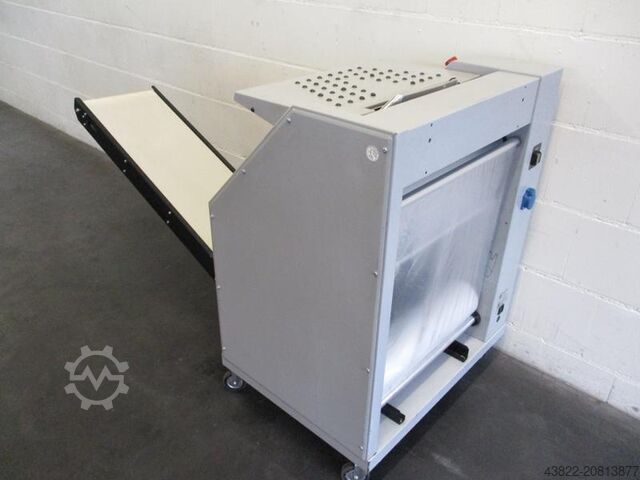 Folienverpackungsmaschine mit Förderband Minipack-Torre Mailbag