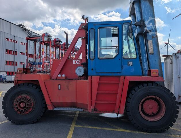 Heavy Forklift - Diesel Kalmar DC20-1200
