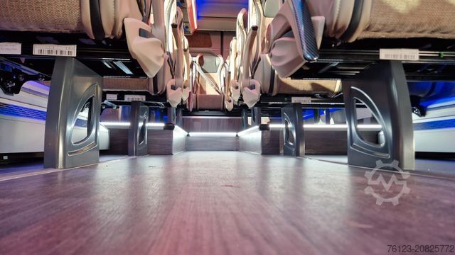 Kleinbus MERCEDES-BENZ 519 und 517 Glasdach XXL 20 Sitze Stock