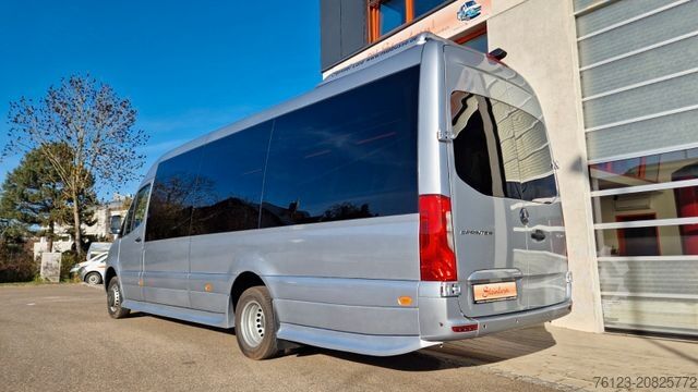 Kleinbus MERCEDES-BENZ 519 und 517 Glasdach XXL 20 Sitze Stock